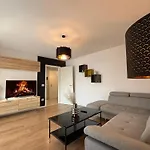 Kasper Coresi Mall - Rise Private Apartments & Suites