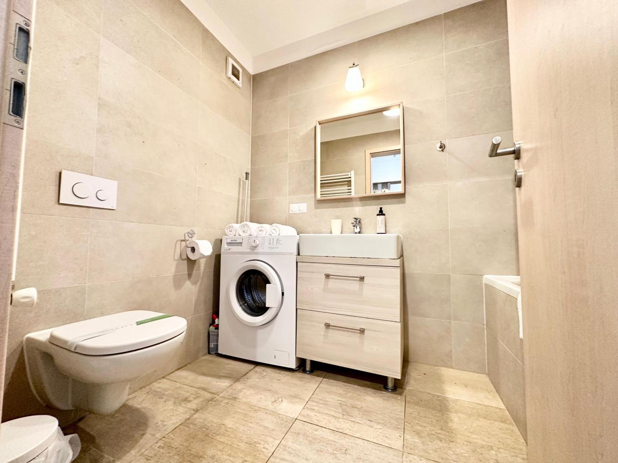 Kasper Coresi Mall - Rise Private & Apartament *