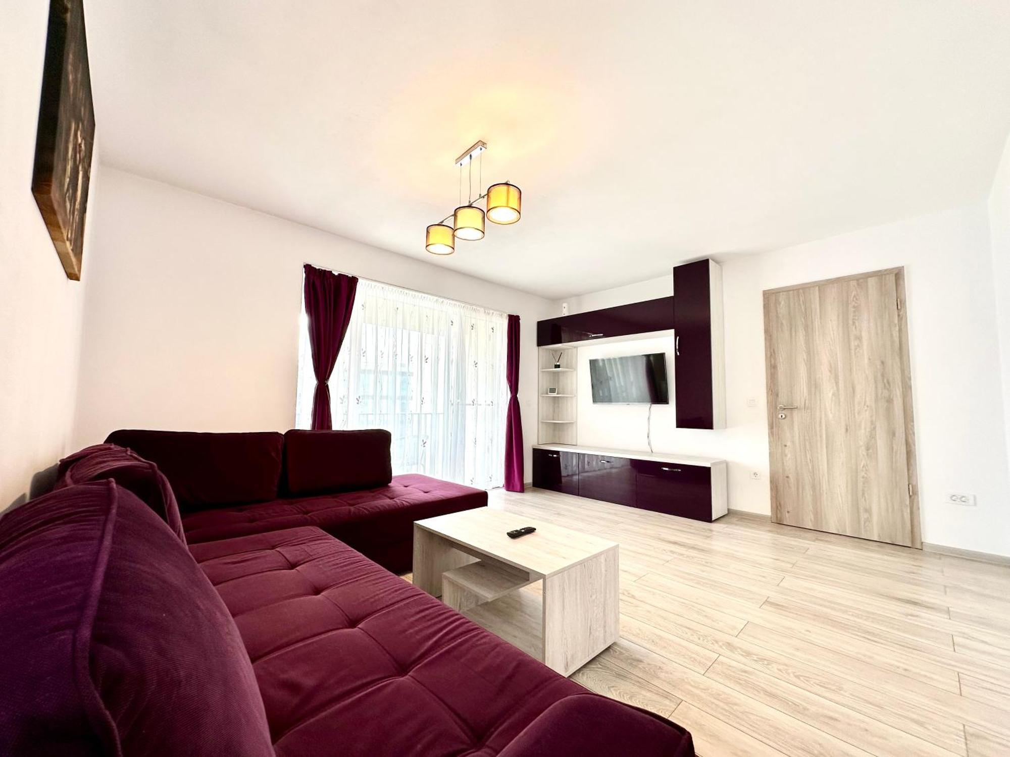 Kasper Coresi Mall - Rise Private & *
