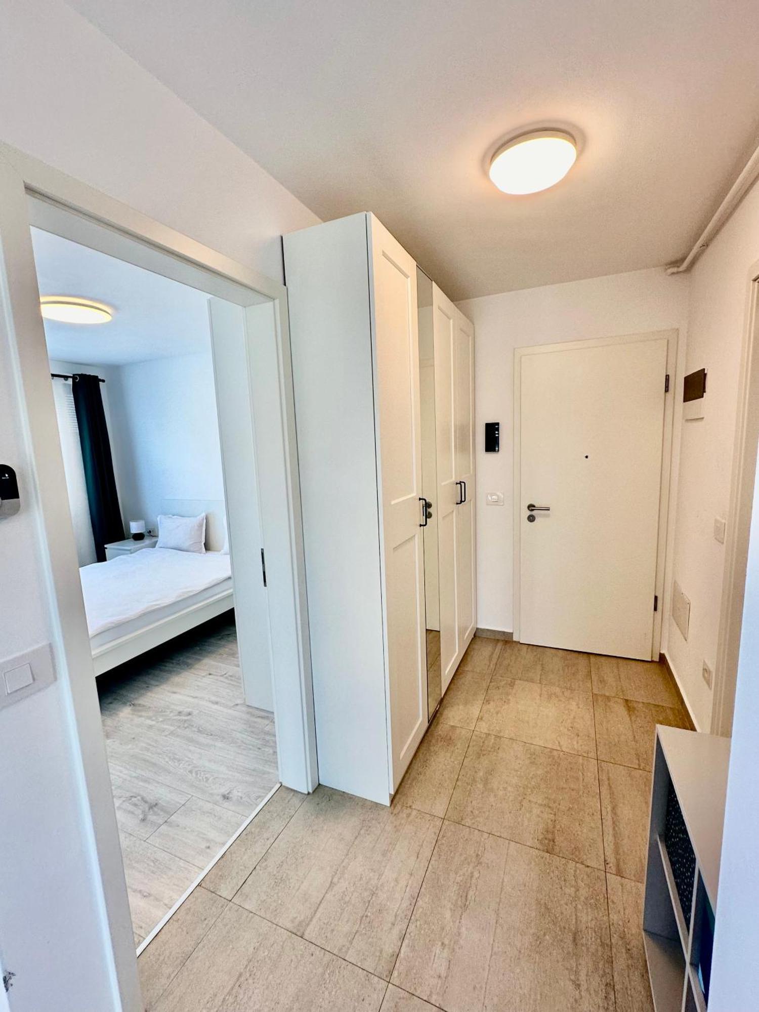 Kasper Coresi Mall - Rise Private & Apartament